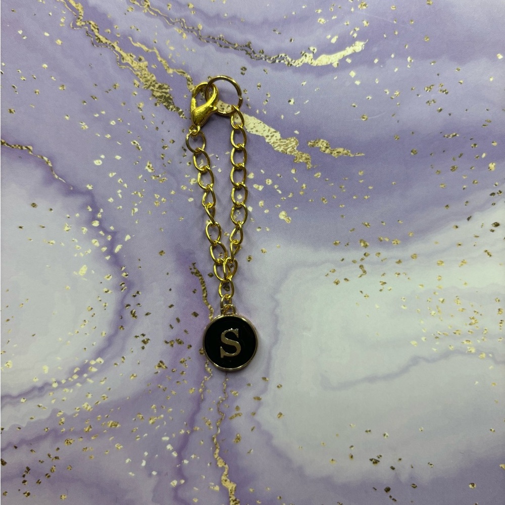 Handmade initial “S” black and gold water bottle tumblr charm